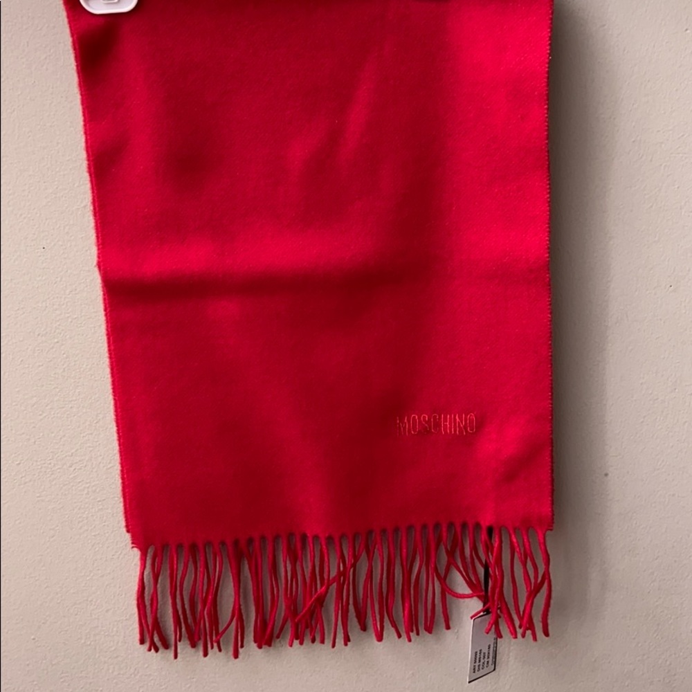 New Moschino Scarf 🛑🛑